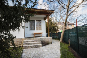 Cozy House with Free parking